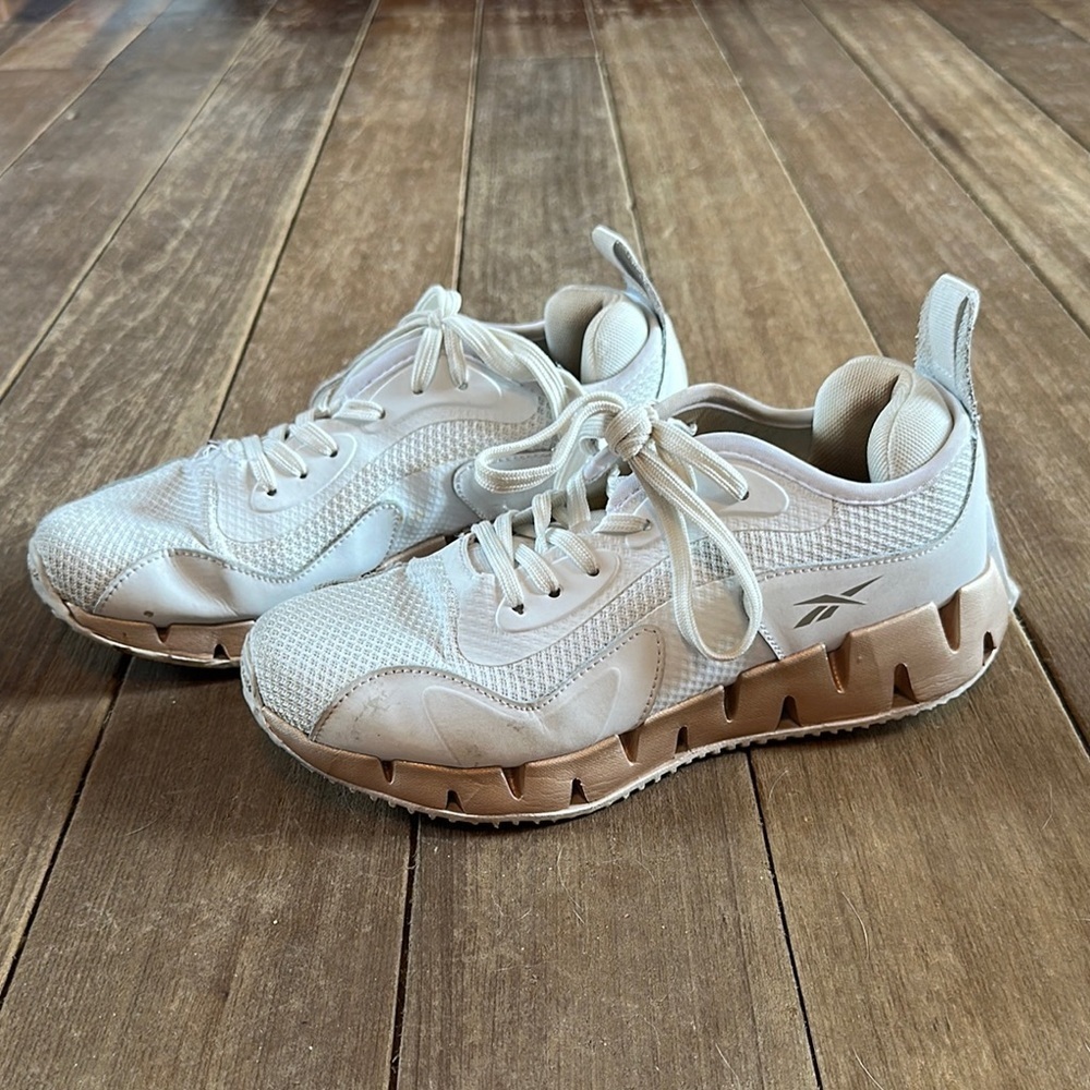 Reebok women’s zig dynamica sneakers size 8